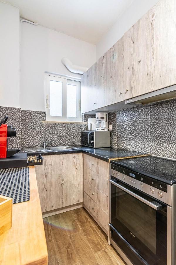 Aris Neos Kosmos Apartment Атина Екстериор снимка